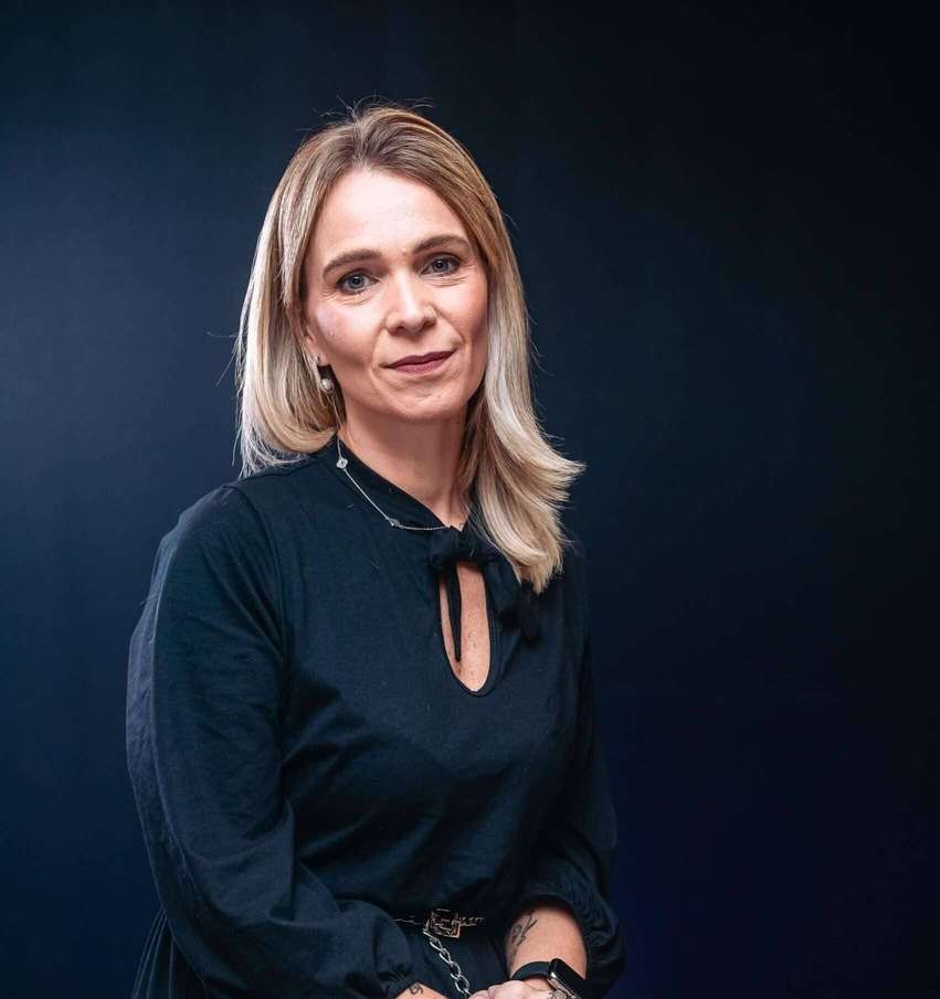 Especialista Certificação de Qualidade e Enfermagem Paula Camargo
